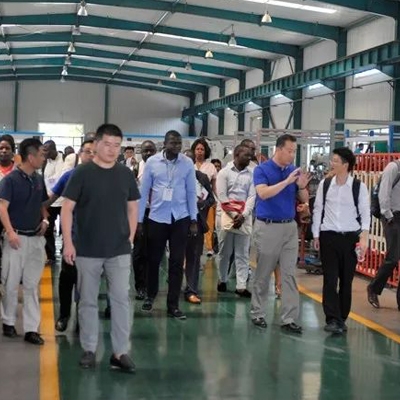 2019年發(fā)展中國家中小企業(yè)能力建設(shè)研修班學(xué)員蒞臨山東天工參觀考察