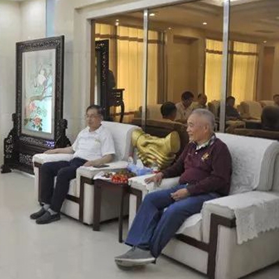 溫馨歡送會 情暖職工心